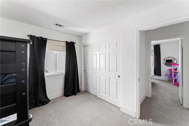 Detail Gallery Image 27 of 39 For 27209 Scotch Pine Pl, Canyon Country,  CA 91387 - 4 Beds | 2/1 Baths