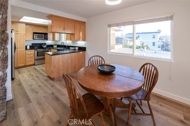 1424 Manhattan Avenue, Hermosa Beach, California 90254, 2 Bedrooms Bedrooms, ,2 BathroomsBathrooms,Residential,Sold,Manhattan,SB22026668