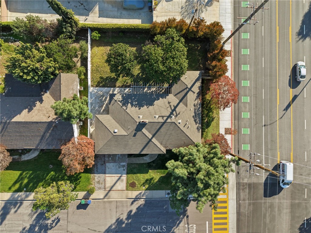 https://media.crmls.org/medias/3d28c96b-5d0f-4067-8f05-09729c491f73.jpg?preset=X-Large