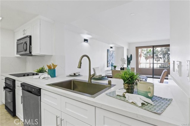 850 E Ocean Boulevard, Long Beach CA: https://media.crmls.org/medias/3d2b2daf-2a43-4a53-bd9d-ae9115149072.jpg