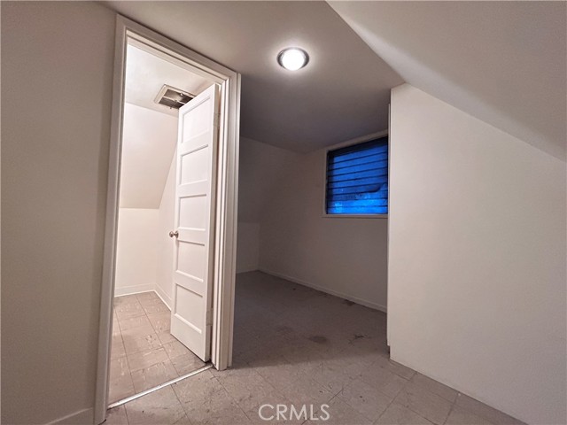 Detail Gallery Image 10 of 12 For 23412 Knapps Cutoff, Crestline,  CA 92325 - 3 Beds | 2/1 Baths