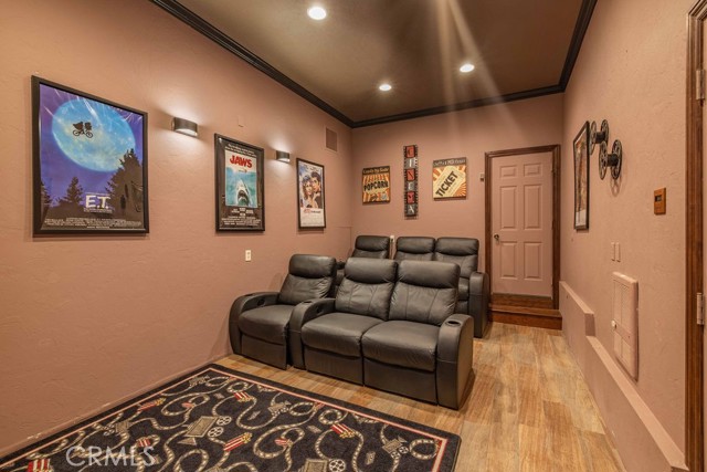 Detail Gallery Image 19 of 50 For 305 Starlight Cir, Big Bear Lake,  CA 92315 - 3 Beds | 2/1 Baths