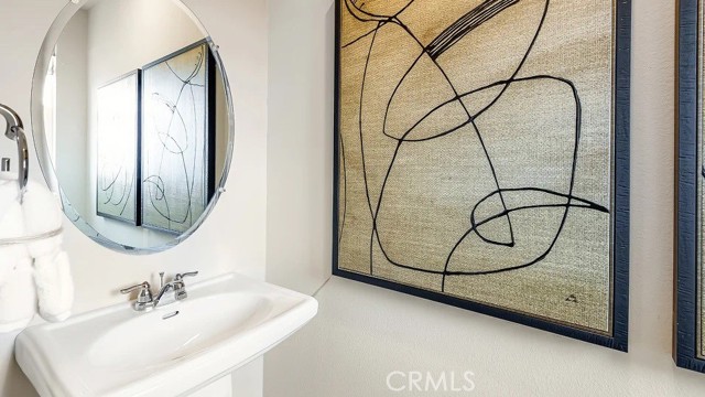 Detail Gallery Image 7 of 22 For 1676 Phantom Ln, Rialto,  CA 92376 - 3 Beds | 2/1 Baths