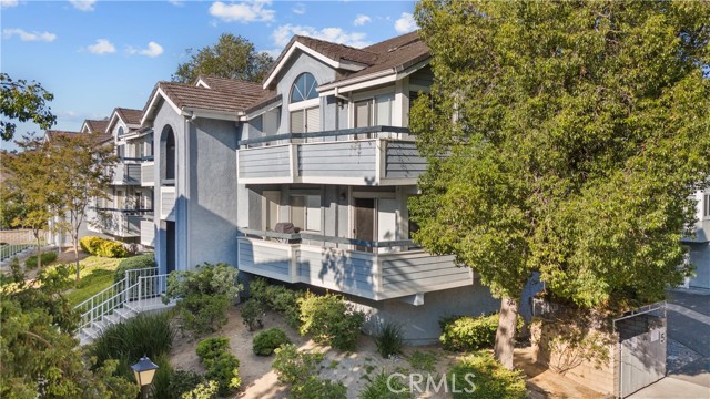 26964 Flo Lane, Canyon Country CA: https://media.crmls.org/medias/3d2ec181-2a31-4cff-97a7-fe68bd0deca8.jpg