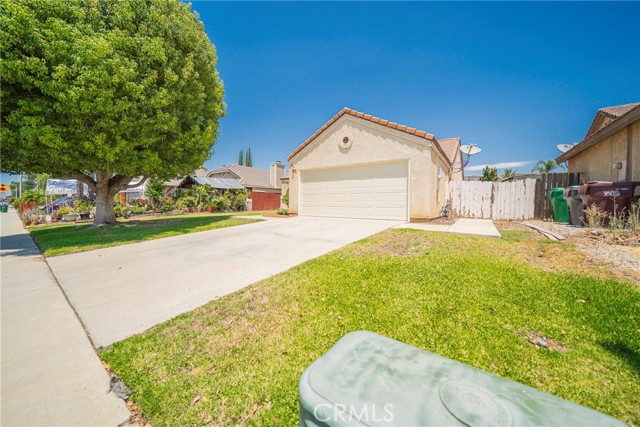 Detail Gallery Image 4 of 42 For 25584 Dracaea Ave, Moreno Valley,  CA 92553 - 3 Beds | 2 Baths