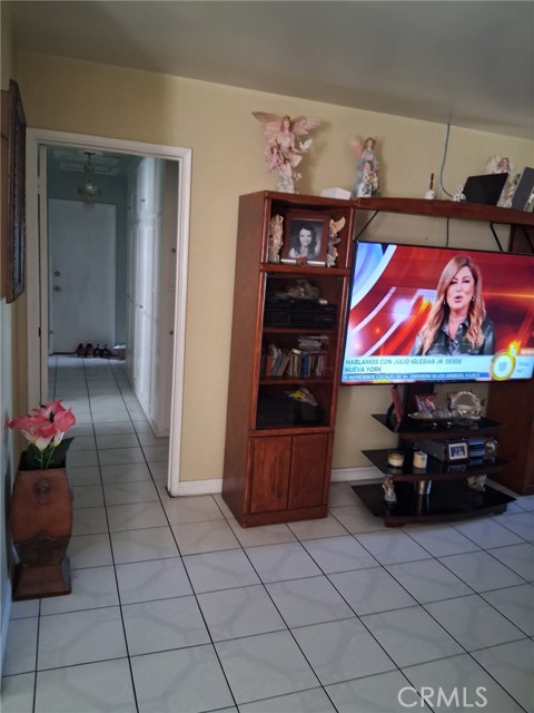 Detail Gallery Image 3 of 12 For 1408 Baldy View, Pomona,  CA 91767 - 4 Beds | 3 Baths