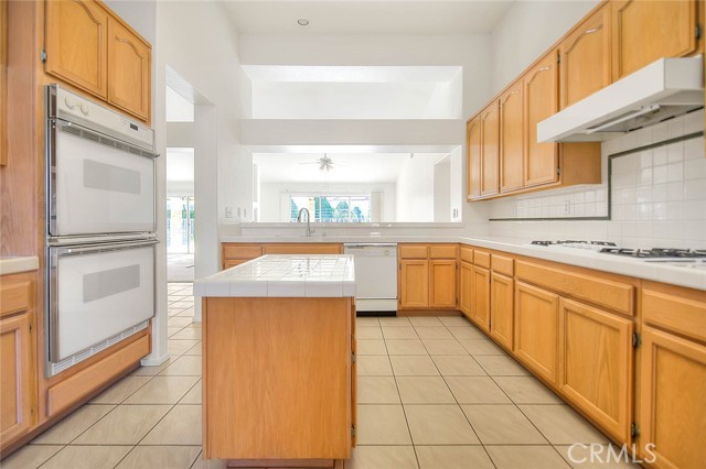 Detail Gallery Image 24 of 60 For 19149 Catalina, Apple Valley,  CA 92308 - 4 Beds | 3/1 Baths