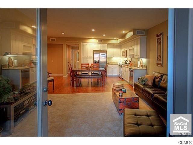 Detail Gallery Image 5 of 16 For 3250 S Edenglen #4,  Ontario,  CA 91761 - 3 Beds | 3 Baths