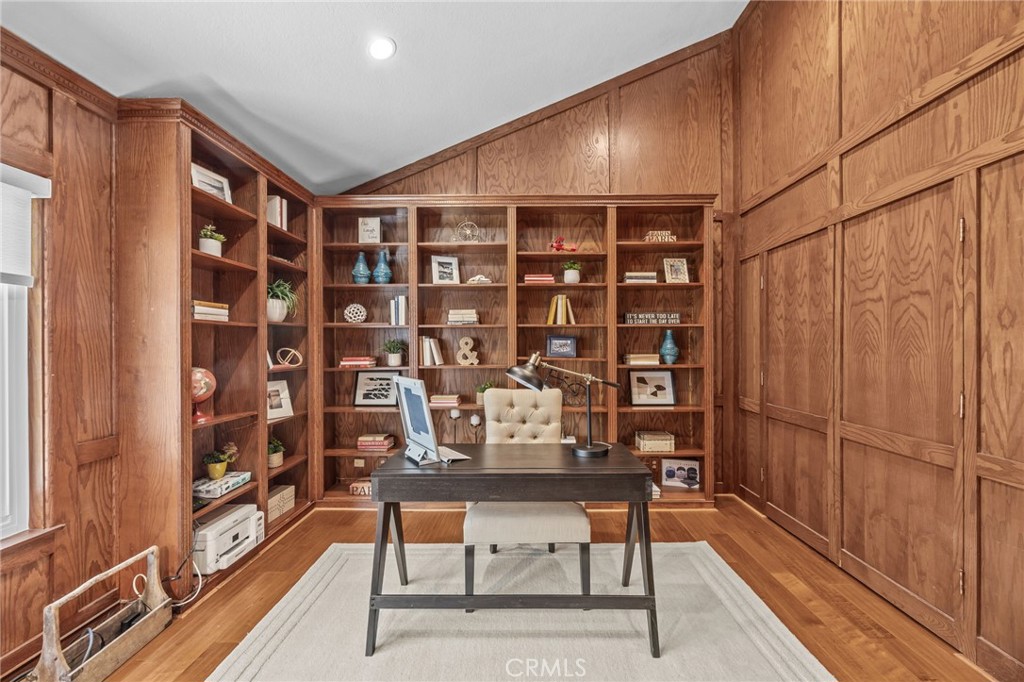 MLS #OC25161685 img 19