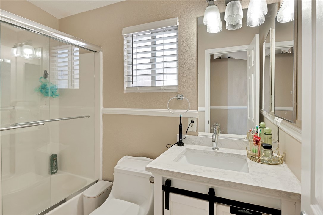 Detail Gallery Image 12 of 25 For 17820 Lakewood Bld #28,  Bellflower,  CA 90706 - 2 Beds | 2 Baths
