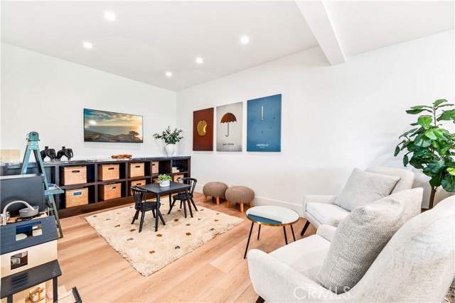 9 Jasmine Creek Dr, Corona del Mar CA: https://media.crmls.org/medias/3d320e93-406c-428c-ba0b-6ddeacae752f.jpg