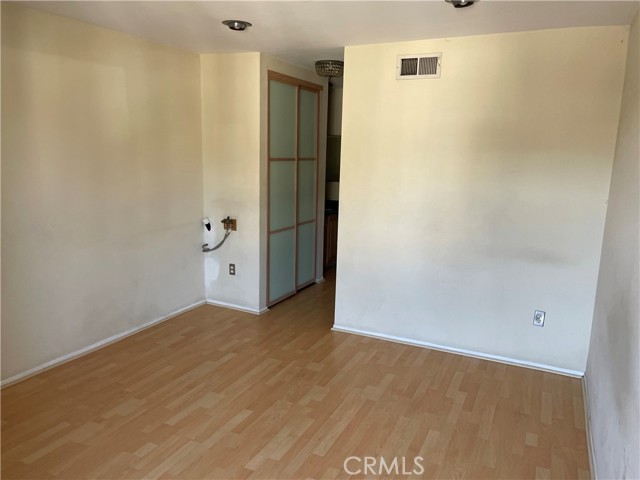 Detail Gallery Image 9 of 20 For 5257 Radford Ave #314,  Valley Village,  CA 91607 - 1 Beds | 1 Baths