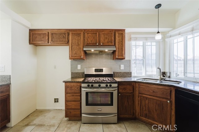 11458 Gold Hill Ave, Fontana, CA 92337 photo 14