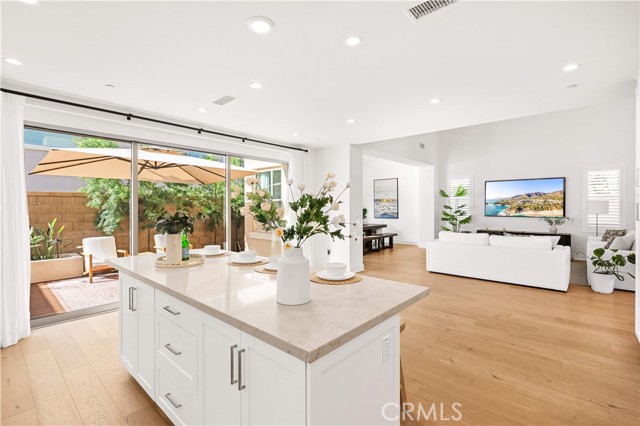 Detail Gallery Image 22 of 74 For 113 Imagination Trail, Irvine,  CA 92620 - 4 Beds | 3/1 Baths