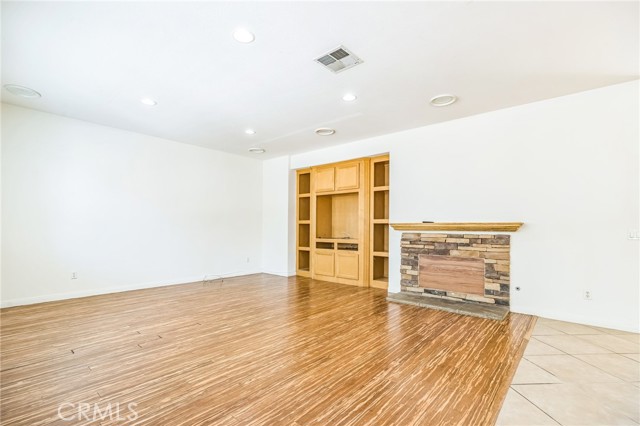 1030 Benedict Circle, Corona CA: https://media.crmls.org/medias/3d338510-de67-4a5e-85cf-0529a7e51f8b.jpg