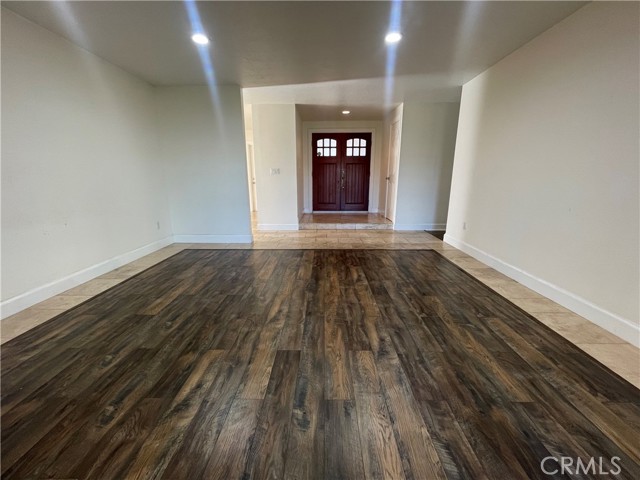 Detail Gallery Image 2 of 20 For 28628 Macklin Ave, Canyon Country,  CA 91387 - 4 Beds | 3 Baths