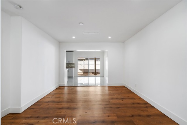 Detail Gallery Image 10 of 54 For 6015 Laurelgrove, North Hollywood,  CA 91606 - 5 Beds | 5 Baths