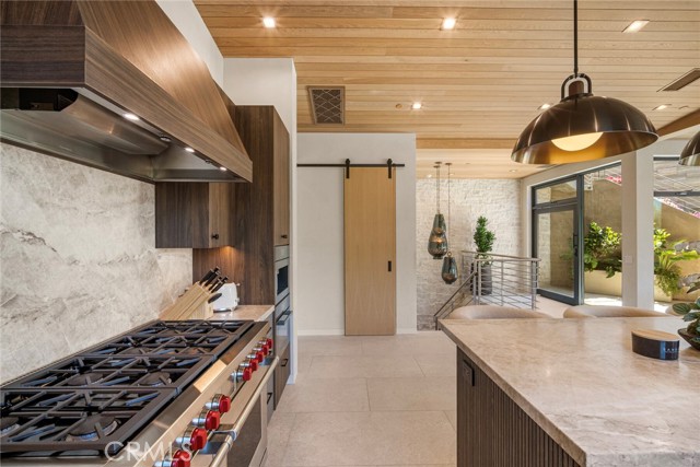 702 Diamond, Laguna Beach CA: https://media.crmls.org/medias/3d346cff-a617-4f92-a60d-d83abb1f8436.jpg