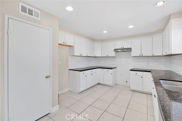 Detail Gallery Image 16 of 34 For 14106 Gray, Victorville,  CA 92394 - 4 Beds | 2 Baths