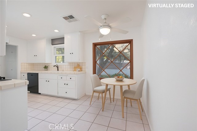 Detail Gallery Image 16 of 42 For 9655 Gothic, North Hills,  CA 91343 - 3 Beds | 2 Baths