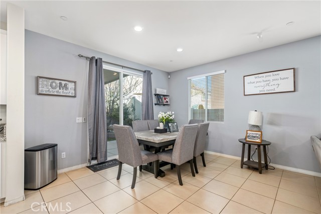 Detail Gallery Image 9 of 46 For 3681 Bilberry, San Bernardino,  CA 92407 - 4 Beds | 3 Baths