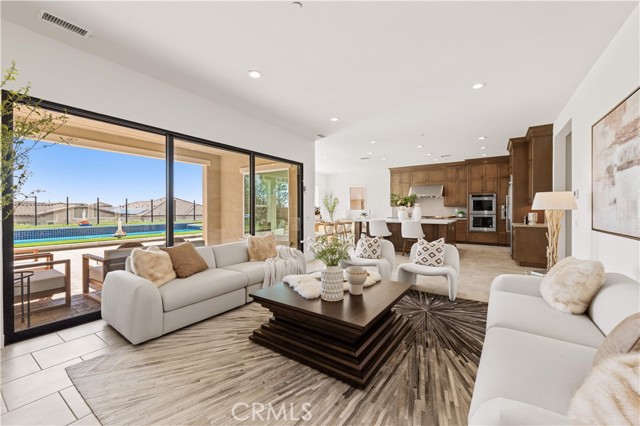 Detail Gallery Image 5 of 38 For 20564 W Bluebird Ct, Porter Ranch,  CA 91326 - 5 Beds | 5/1 Baths