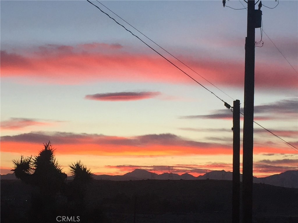 https://media.crmls.org/medias/3d358d89-2330-4788-b29e-1cc2cacf293b.jpg?preset=X-Large