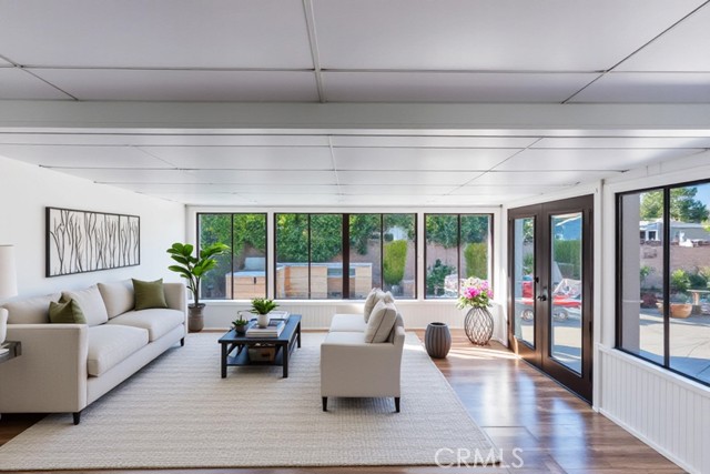 Detail Gallery Image 3 of 47 For 6563 Bianca, Van Nuys,  CA 91406 - 3 Beds | 2 Baths