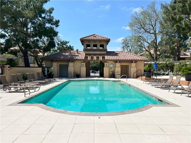 Detail Gallery Image 17 of 31 For 2697 Dietrich Dr, Tustin,  CA 92782 - 2 Beds | 2 Baths