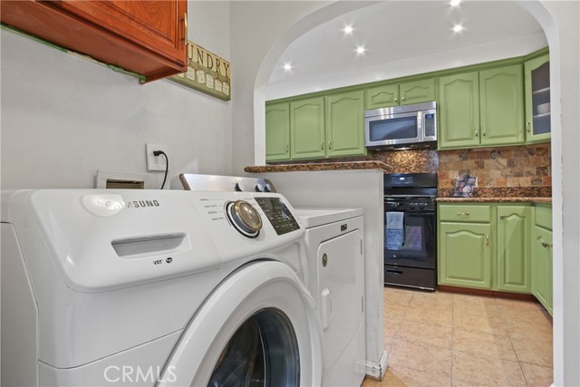 14906 Grevillea Avenue, Lawndale CA: https://media.crmls.org/medias/3d35e0bf-55ec-439c-94e5-400237e76a42.jpg