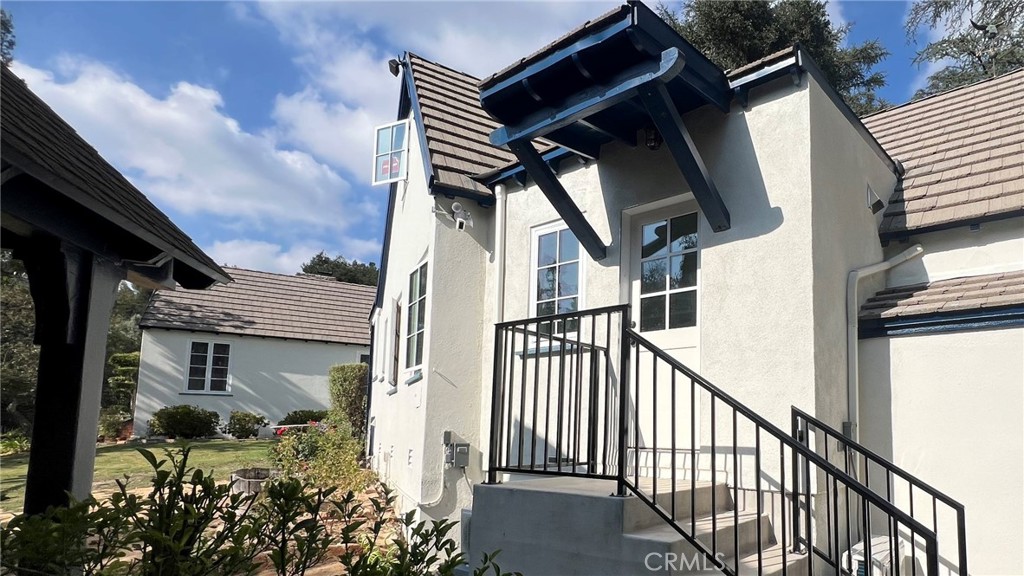 5165 Alta Canyada Rd