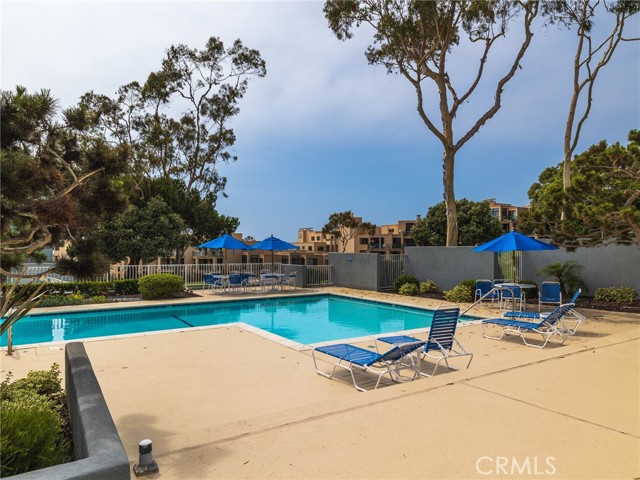 220 The Village, Redondo Beach, California 90277, 1 Bedroom Bedrooms, ,1 BathroomBathrooms,Residential,Sold,The Village,SB24153464