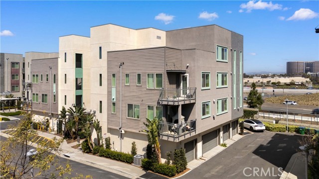 Detail Gallery Image 2 of 60 For 107 Bowery, Irvine,  CA 92612 - 2 Beds | 2 Baths