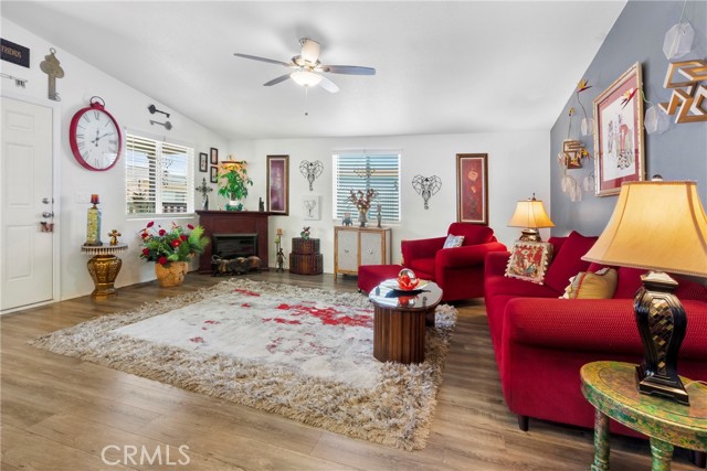 3700 Buchanan Street, Riverside CA: https://media.crmls.org/medias/3d38be24-5860-4ce9-a0ca-f9c8281a2671.jpg