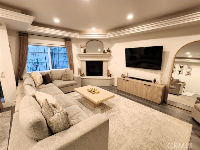 Detail Gallery Image 8 of 34 For 820 S Bedford #105,  Los Angeles,  CA 90035 - 2 Beds | 2/1 Baths