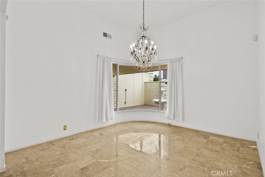 MLS #GD25111398 img 12