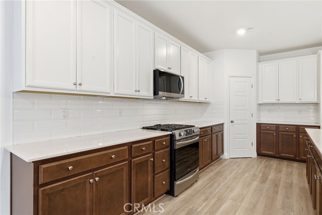 Detail Gallery Image 16 of 47 For 6516 Walkers Glen, Bakersfield,  CA 93313 - 4 Beds | 3 Baths