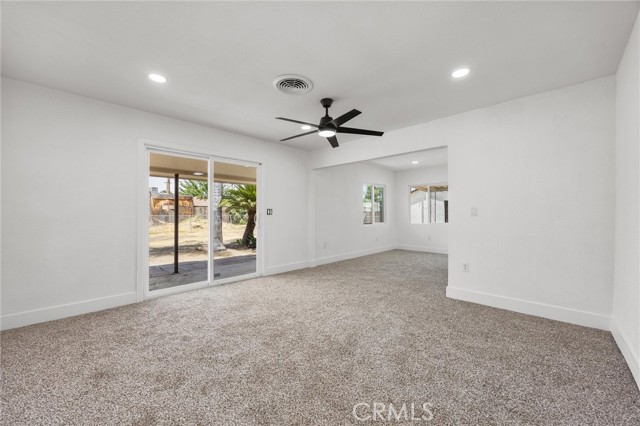Detail Gallery Image 18 of 40 For 8880 Greenfield Park Dr, Bakersfield,  CA 93307 - 3 Beds | 3/1 Baths