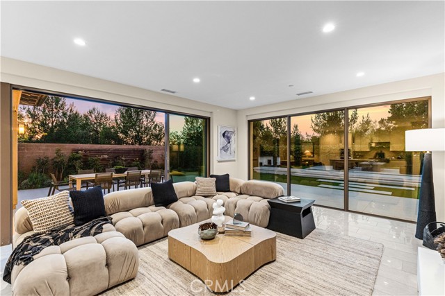 Detail Gallery Image 41 of 50 For 121 Oceano, Irvine,  CA 92602 - 3 Beds | 2/1 Baths