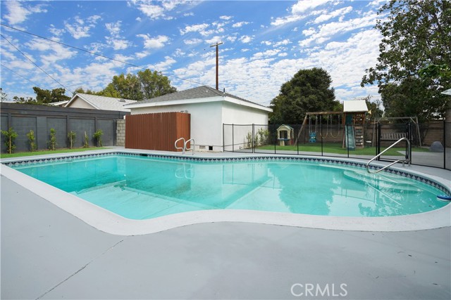 Detail Gallery Image 21 of 24 For 23251 Hamlin St, West Hills,  CA 91307 - 4 Beds | 2 Baths