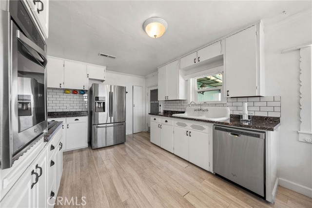 Detail Gallery Image 10 of 40 For 2942 Lakeshore Bld, Lakeport,  CA 95453 - 2 Beds | 1 Baths