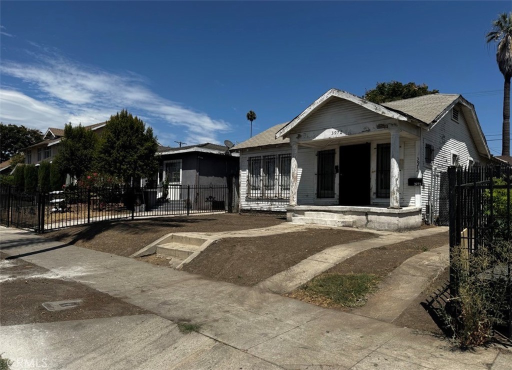 Duplex at 3972 S Hobart