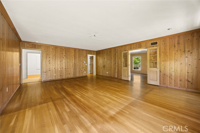 85 S San Rafael Avenue, Pasadena CA: https://media.crmls.org/medias/3d3c8e42-96c6-4caa-aa91-53258a8abfc2.jpg
