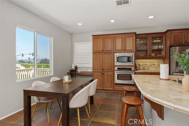 Detail Gallery Image 12 of 38 For 33293 Manchester Rd, Temecula,  CA 92592 - 4 Beds | 2/1 Baths