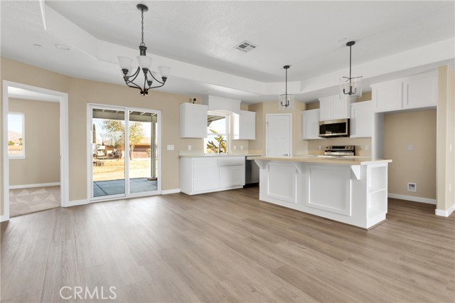 Detail Gallery Image 9 of 31 For 12513 Clallam Rd, Apple Valley,  CA 92308 - 4 Beds | 2 Baths