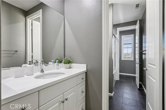27631 Camellia Drive, Saugus CA: https://media.crmls.org/medias/3d3e8714-dc94-41a7-9eac-99f82ad7e19b.jpg