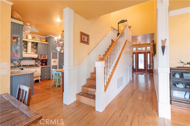 Detail Gallery Image 7 of 75 For 42425 Bear Loop, Big Bear Lake,  CA 92314 - 3 Beds | 3/1 Baths