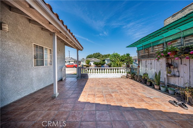 Detail Gallery Image 3 of 28 For 40 W Zane St, Long Beach,  CA 90805 - 4 Beds | 2 Baths