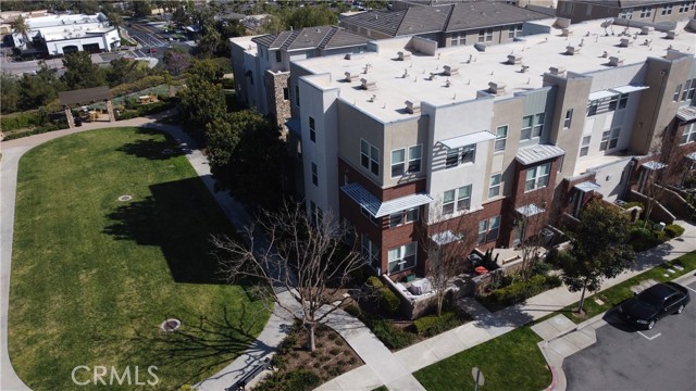 77 Brownstone Way, Aliso Viejo CA: https://media.crmls.org/medias/3d3f77a5-e4bb-4f47-b894-06efa91fa7bf.jpg
