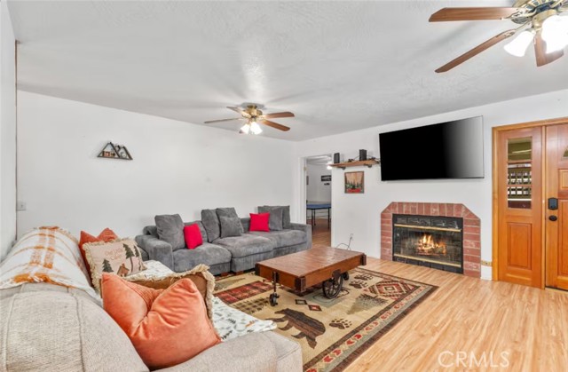 Detail Gallery Image 13 of 43 For 26249 Alpine, Twin Peaks,  CA 92391 - 4 Beds | 3 Baths